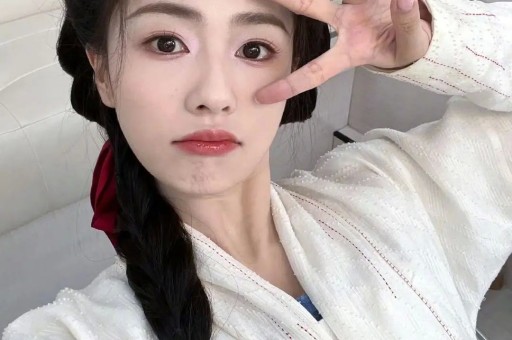 “211毕业当保安”本人已找到新工作曾陷“借母校引流”争议被约谈后遭开除仍视张雪峰为职业榜样