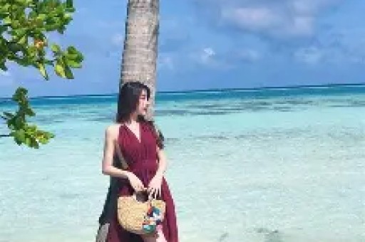 浪姐们祝福祖国曾沛慈却沉默网友扒其黑历史立场不容马虎